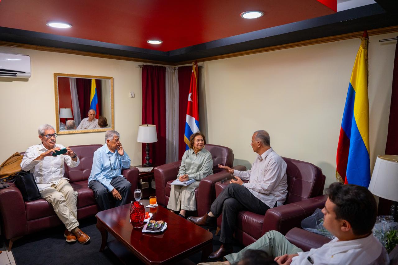 La Canciller (e) Rosa Yolanda Villavicencio Mapy desarrolla una agenda diplomática de alto nivel en La Habana, Cuba.