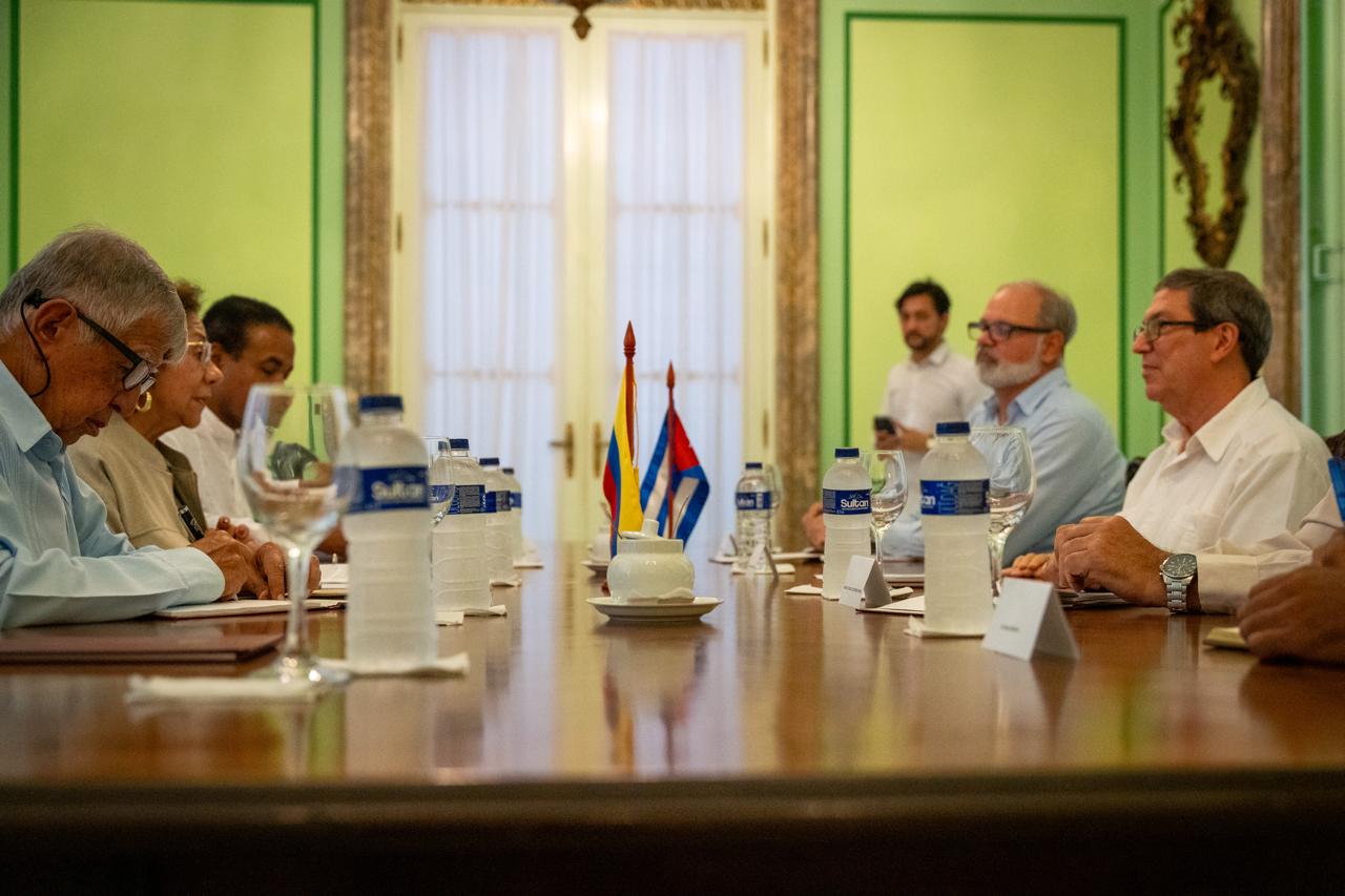 La Canciller (e) Rosa Yolanda Villavicencio Mapy desarrolla una agenda diplomática de alto nivel en La Habana, Cuba.