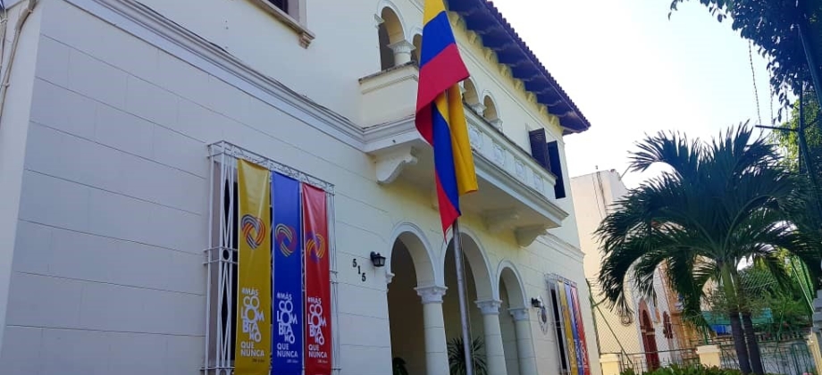 La Embajada de Colombia en Cuba decoró su fachada para conmemorar 200 años de la Independencia Nacional