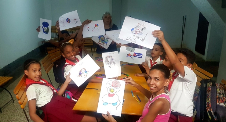 Pedagoga colombiana, Olga Cuéllar Serrano, dictó talleres de ilustración en Cuba
