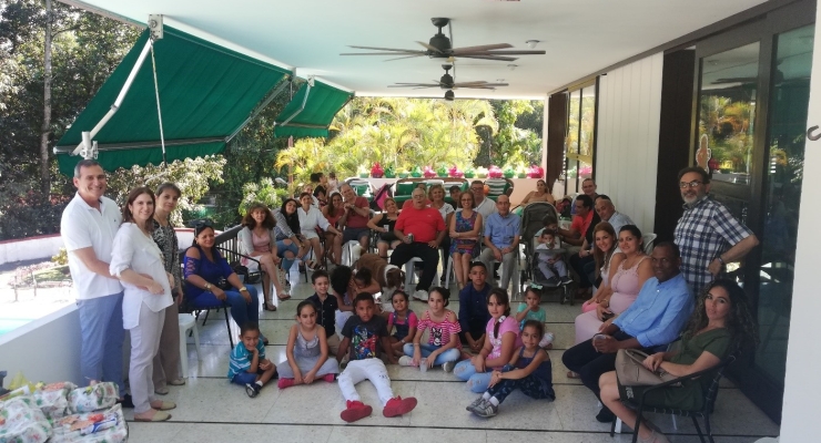 La Embajada y el Consulado de Colombia en Cuba conmemoraron en familia el espíritu navideño